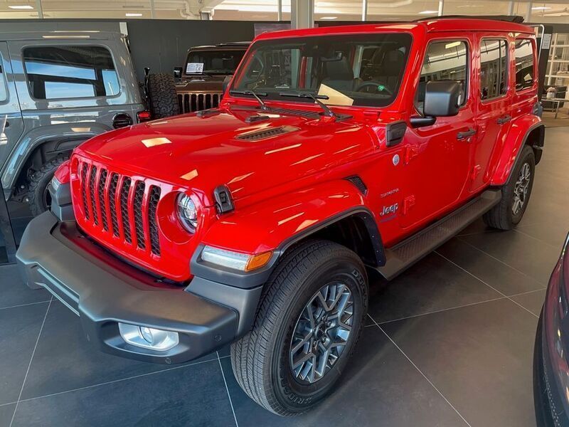 Rot Gebraucht 2023 Jeep Wrangler Sahara SUV | 68.900 € (Teuer) - Bild 1/4