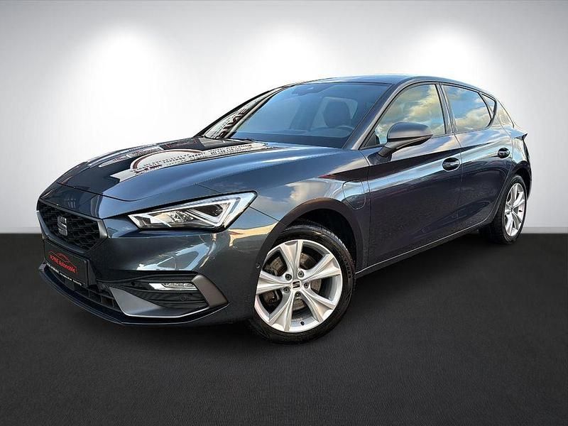 Grau Gebraucht 2021 Seat Leon FR Limousine | 17.290 € (Fairer Preis) - Bild 1/4