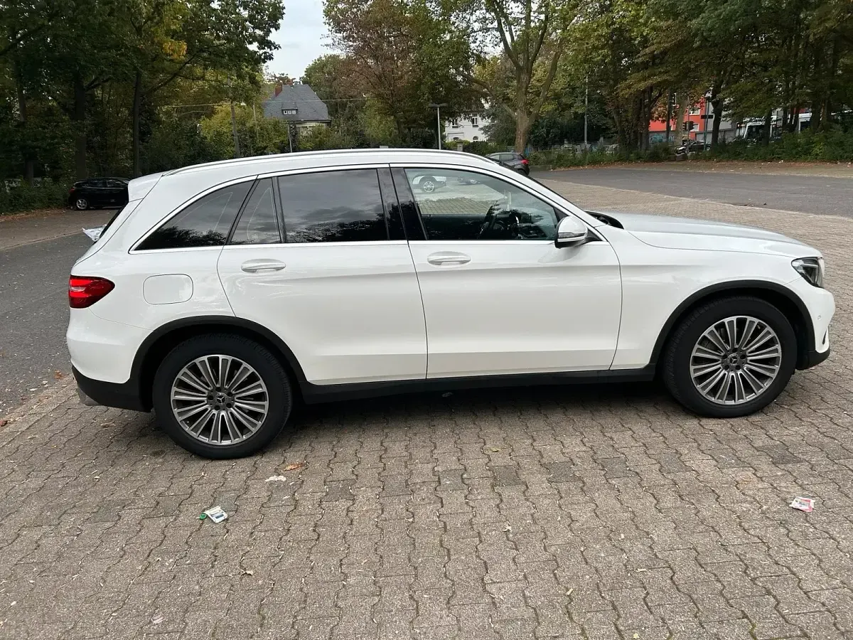 Gebraucht Mercedes GLC220 170 PS (125 kW) 2019 Weiß SUV
