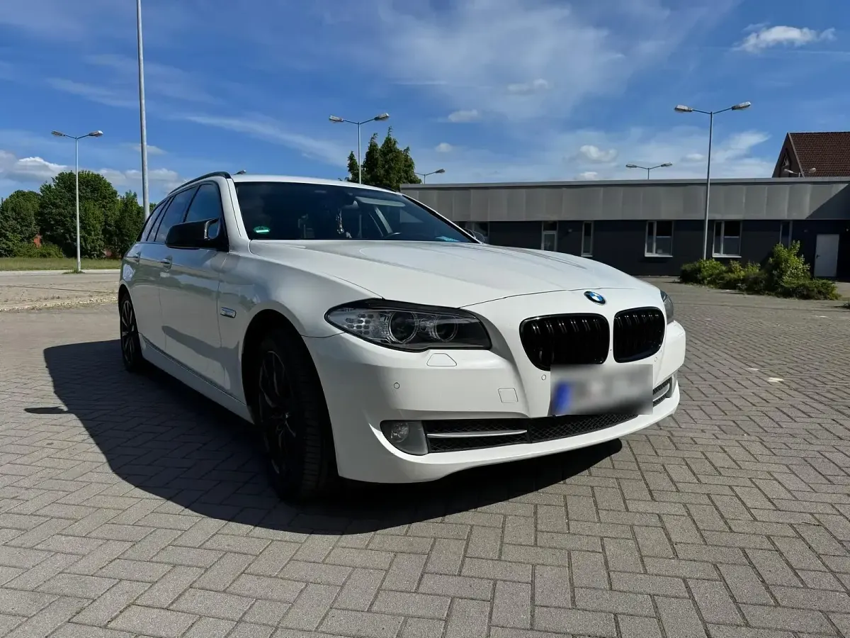 Gebraucht BMW 525 218 PS (160 kW) 2012 Weiß Kombi