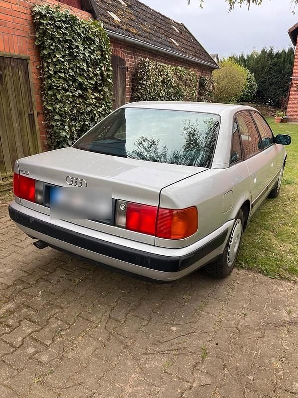 Second-hand Audi 100 100 CP (73 kW) 1993 Argintiu Berlinǎ