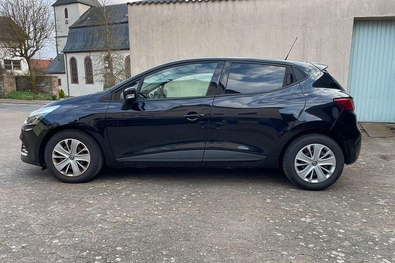Gebraucht Renault Clio IV 75 PS (55 kW) 2017 Schwarz Kleinwagen