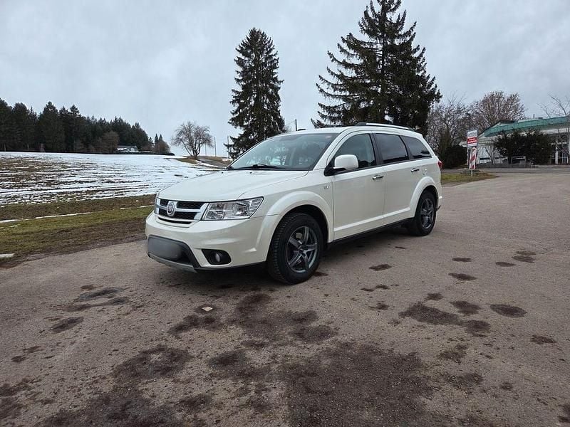 Gebraucht Fiat Freemont 170 PS (125 kW) 2012 Weiß SUV
