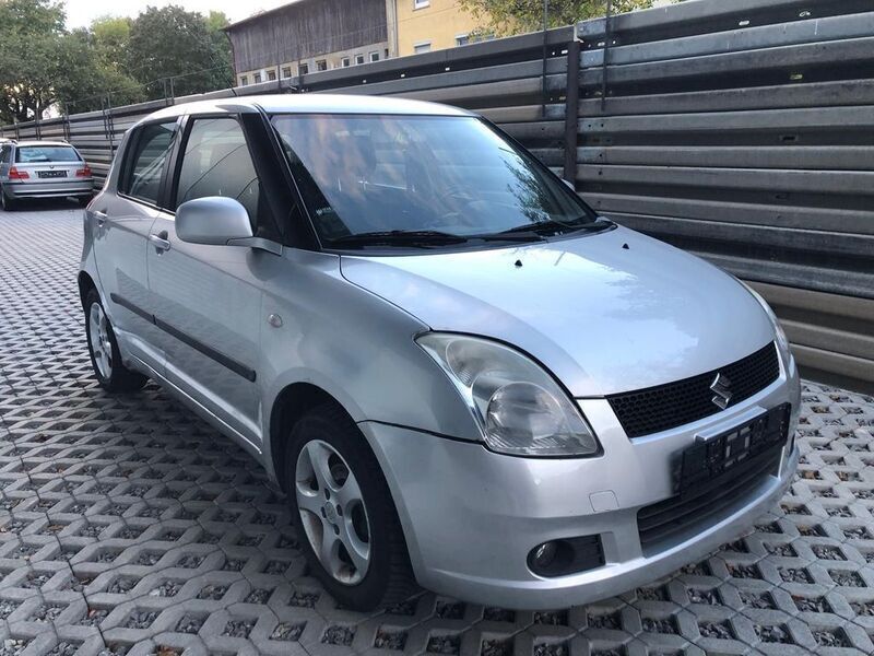 Gebraucht Suzuki Swift Club 92 PS (67 kW) 2006 Silber Kleinwagen