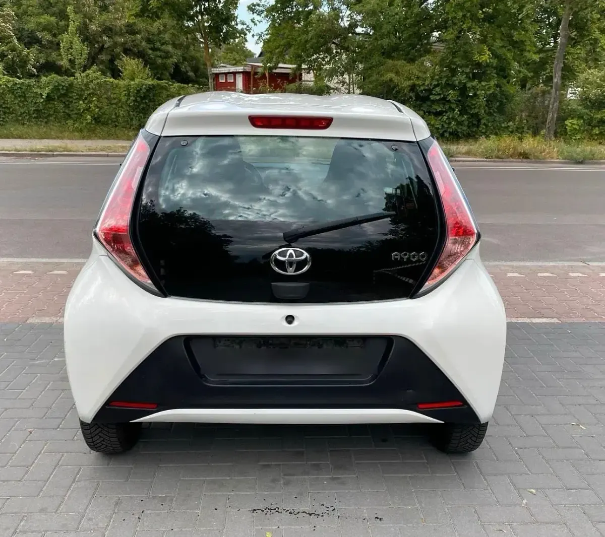 Gebraucht Toyota Aygo 70 PS (51 kW) 2015 Weiß Kleinwagen