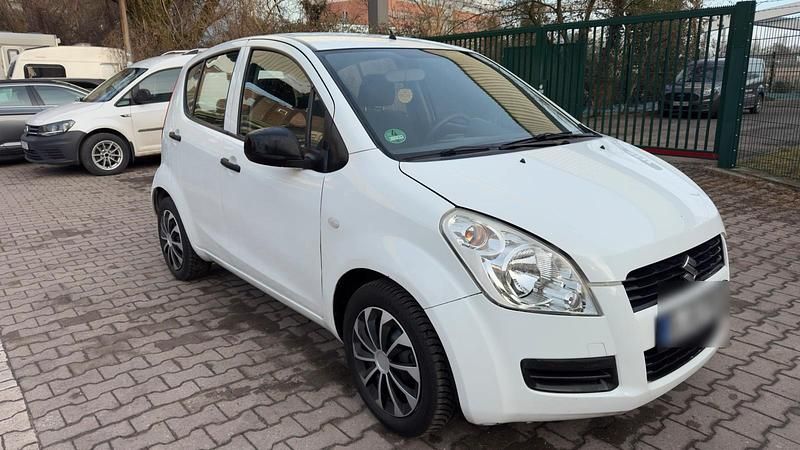 Gebraucht Suzuki Splash 63 PS (46 kW) 2011 Weiß Kleinwagen