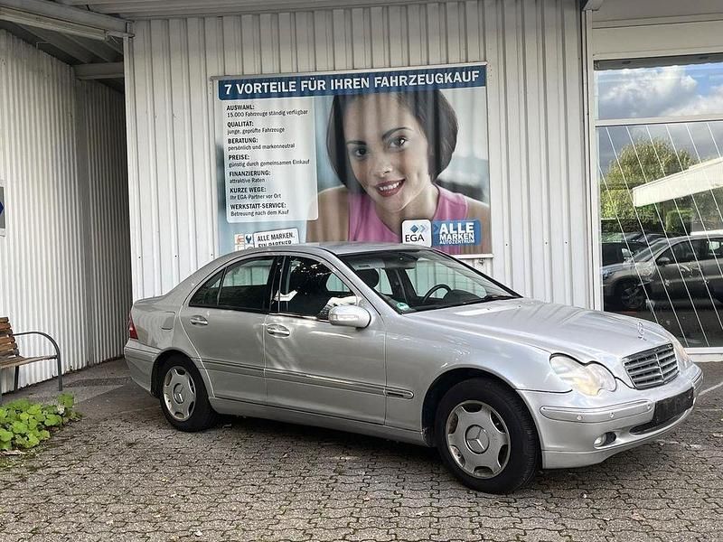 Silber Gebraucht 2002 Mercedes C200 Elegance Limousine | 2.690 € (Guter Preis) - Bild 1/4