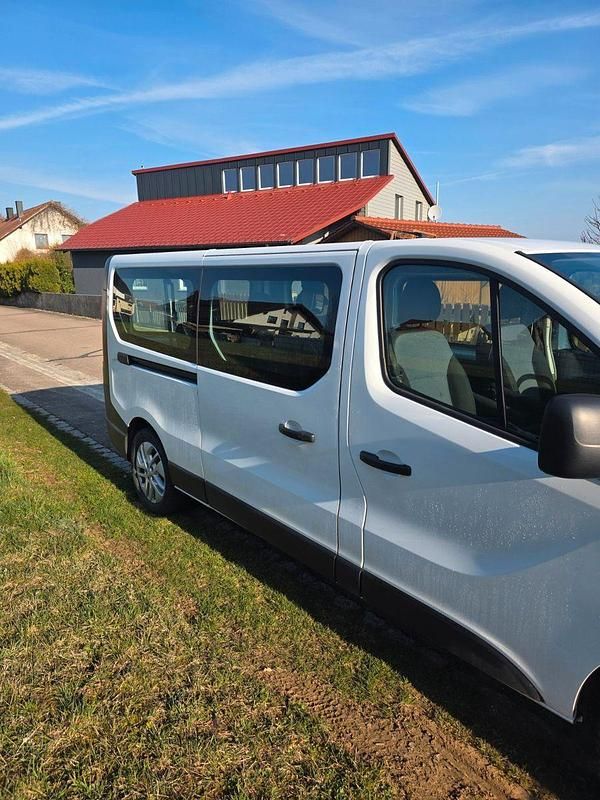 Gebraucht Opel Vivaro 121 PS (88 kW) 2018 Weiß Van / Kleinbus