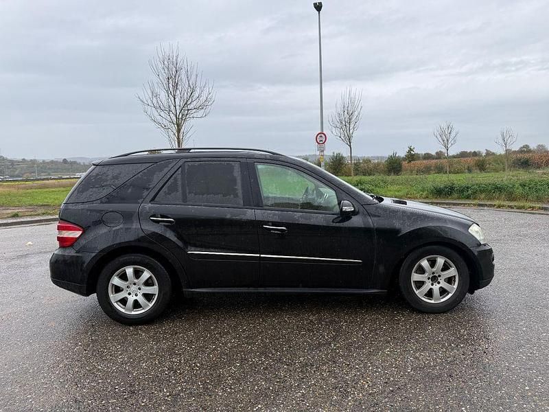 Gebraucht Mercedes ML280 190 PS (139 kW) 2006 Schwarz SUV
