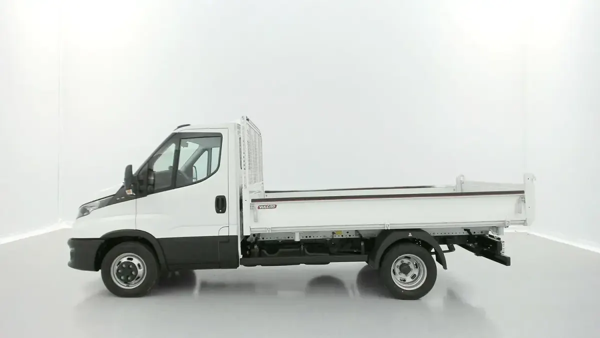 Nouă Iveco Daily 160 CP (117 kW) 2025 Alb Van