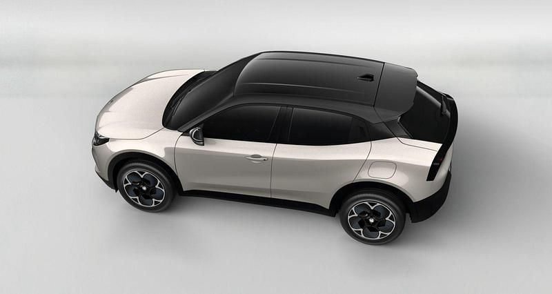 Neu Alfa Romeo Junior 145 PS (106 kW) 2025 Beige SUV