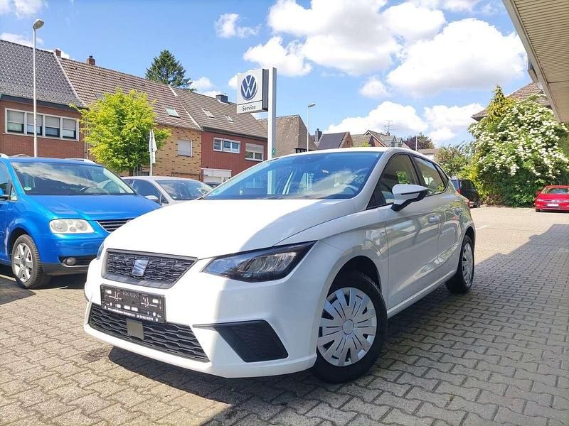 Weiß Gebraucht 2024 Seat Ibiza Reference Kleinwagen | 17.190 € (Fairer Preis) - Bild 1/4