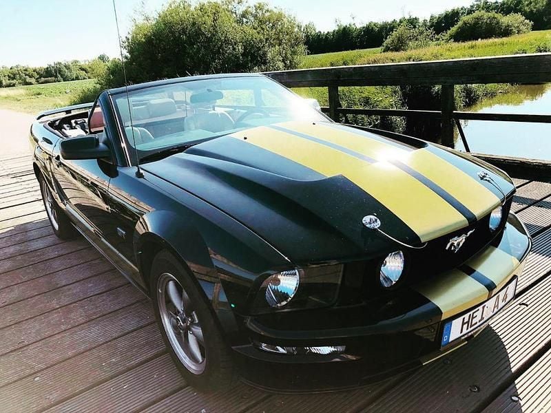 Schwarz Gebraucht 2005 Ford Mustang GT Cabrio | 18.500 € (Etwas zu teuer) - Bild 1/4