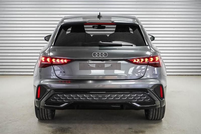 Neu Audi A3 Ambiente 204 PS (150 kW) 2026 Daytonagrau metallic (6y)