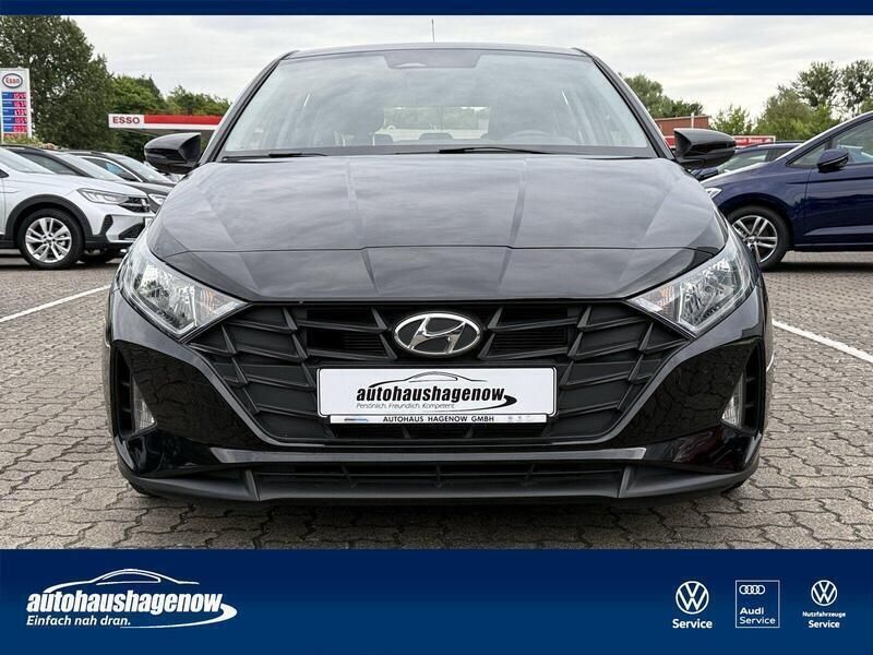 Schwarz Gebraucht 2021 Hyundai i20 Pure Kleinwagen | 13.900 € (Fairer Preis) - Bild 1/4