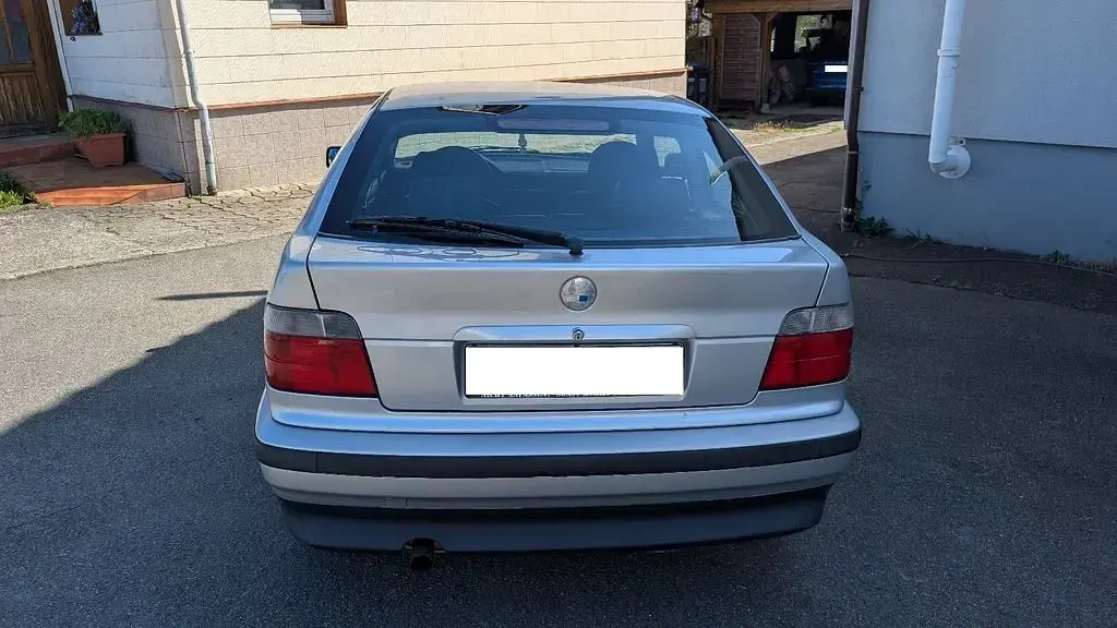 Gebraucht BMW 318 Compact 140 PS (102 kW) 1998 Silber Kleinwagen