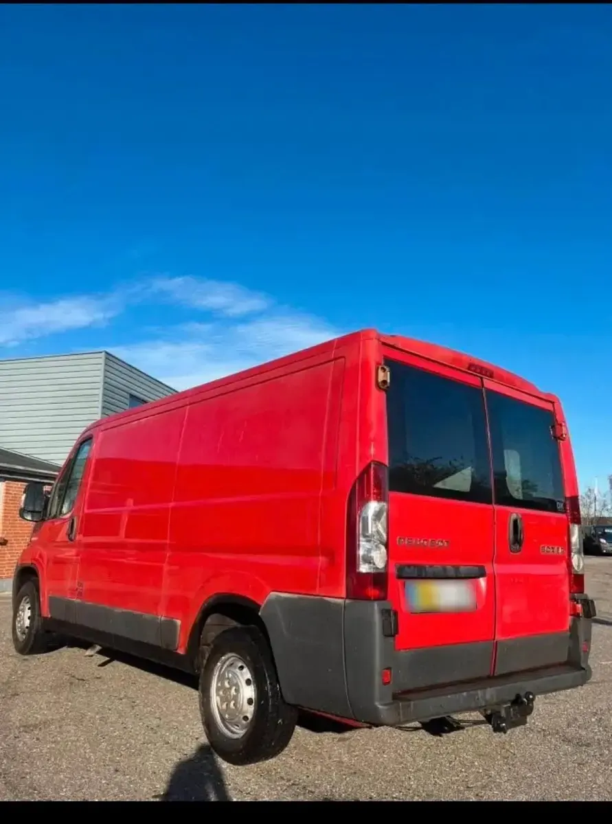 Gebraucht Peugeot Boxer 130 PS (95 kW) 2009 Rot Van