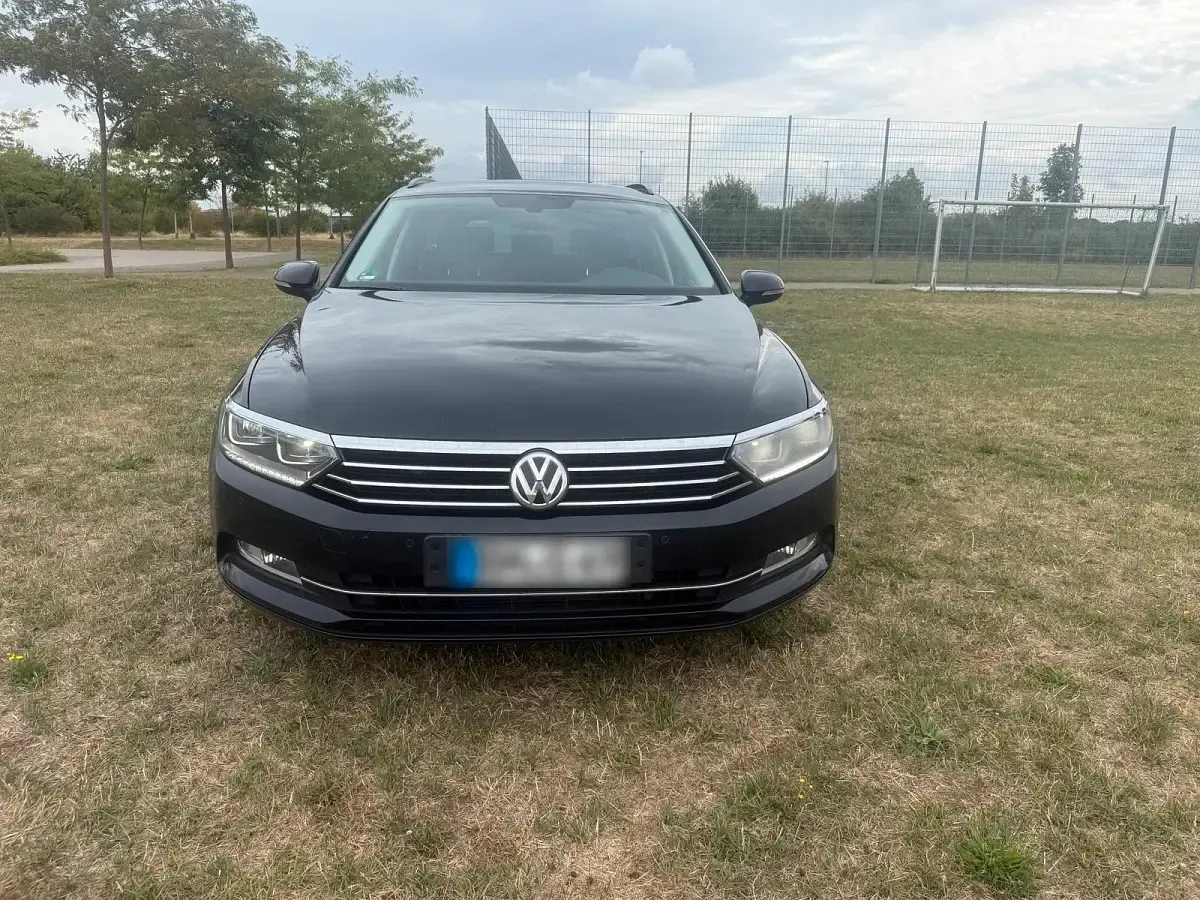Gebraucht VW Passat Comfortline 150 PS (110 kW) 2018 Schwarz Kombi