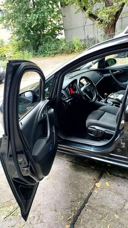 Gebraucht Opel Astra 136 PS (100 kW) 2014 Kombi