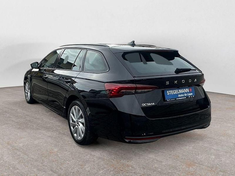 Gebraucht Skoda Octavia Selection 150 PS (110 kW) 2025 Blackmagic perleffekt Kombi