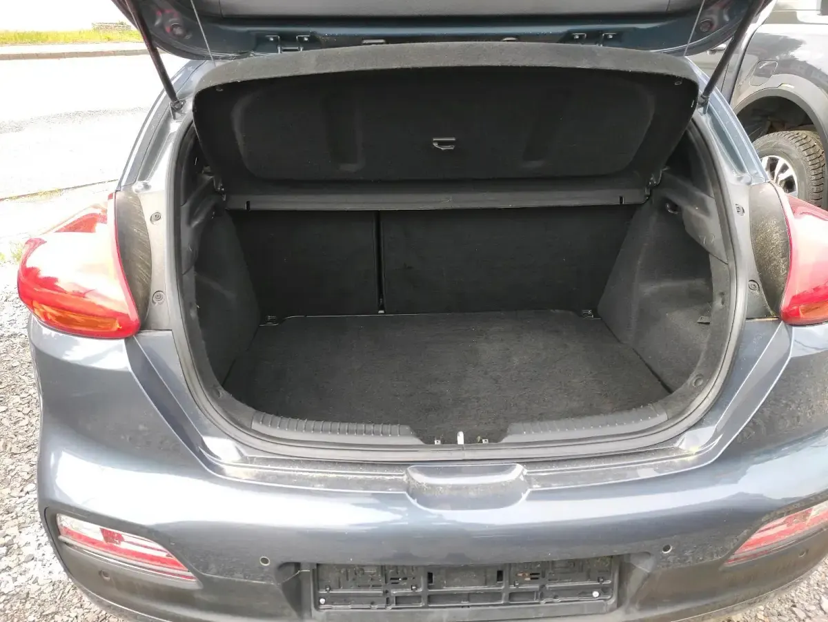 Usado Kia Ceed 128 CV (94 kW) 2013 Andere farben Utilitario