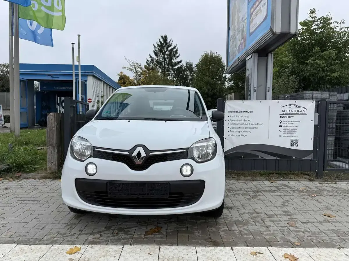 Gebraucht Renault Twingo Life 69 PS (50 kW) 2017 Crystal weiss Kleinwagen