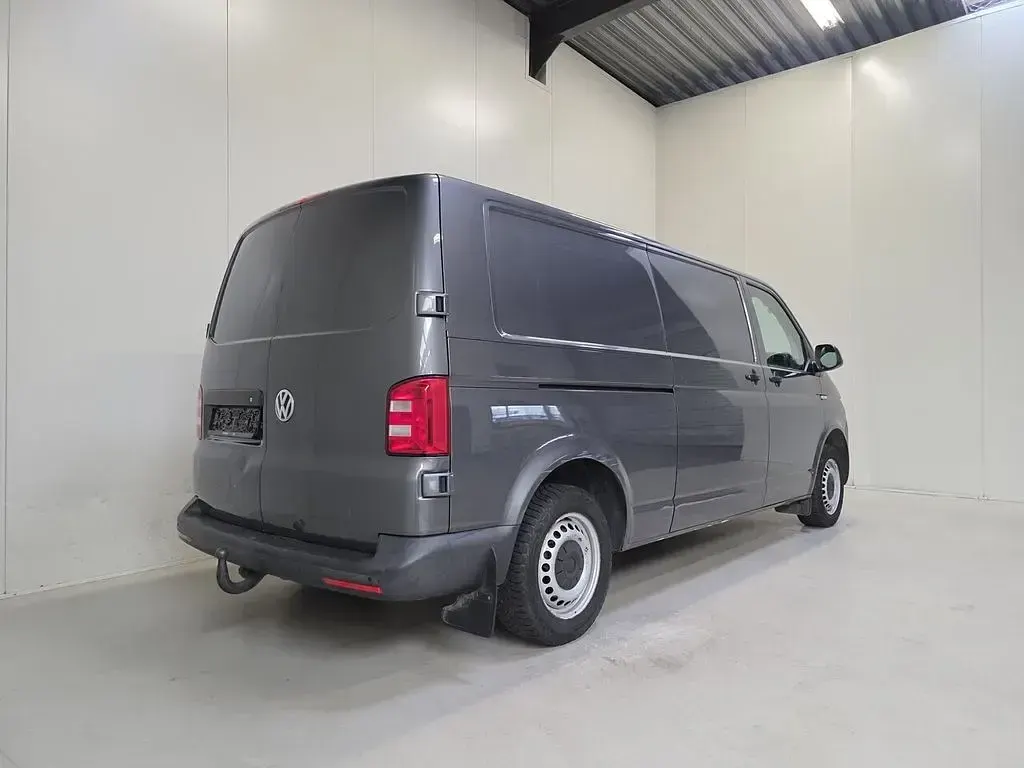 Gebraucht VW Transporter 150 PS (110 kW) 2019 Grau Van
