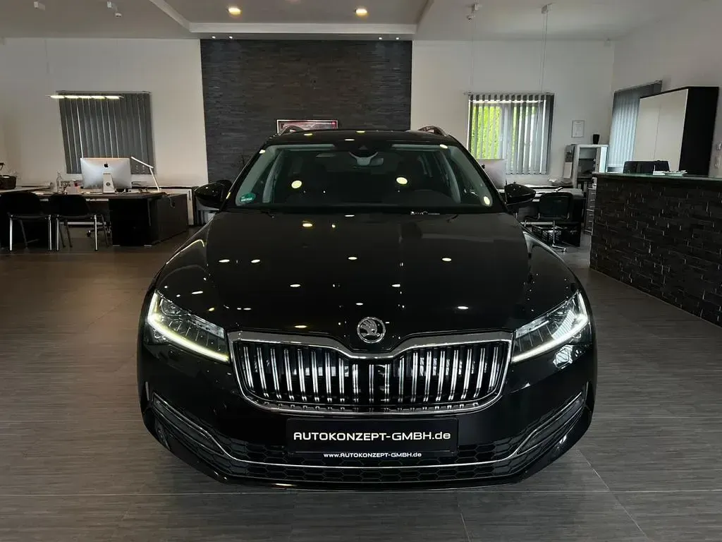 Gebraucht Skoda Superb 200 PS (147 kW) 2022 Schwarz Limousine