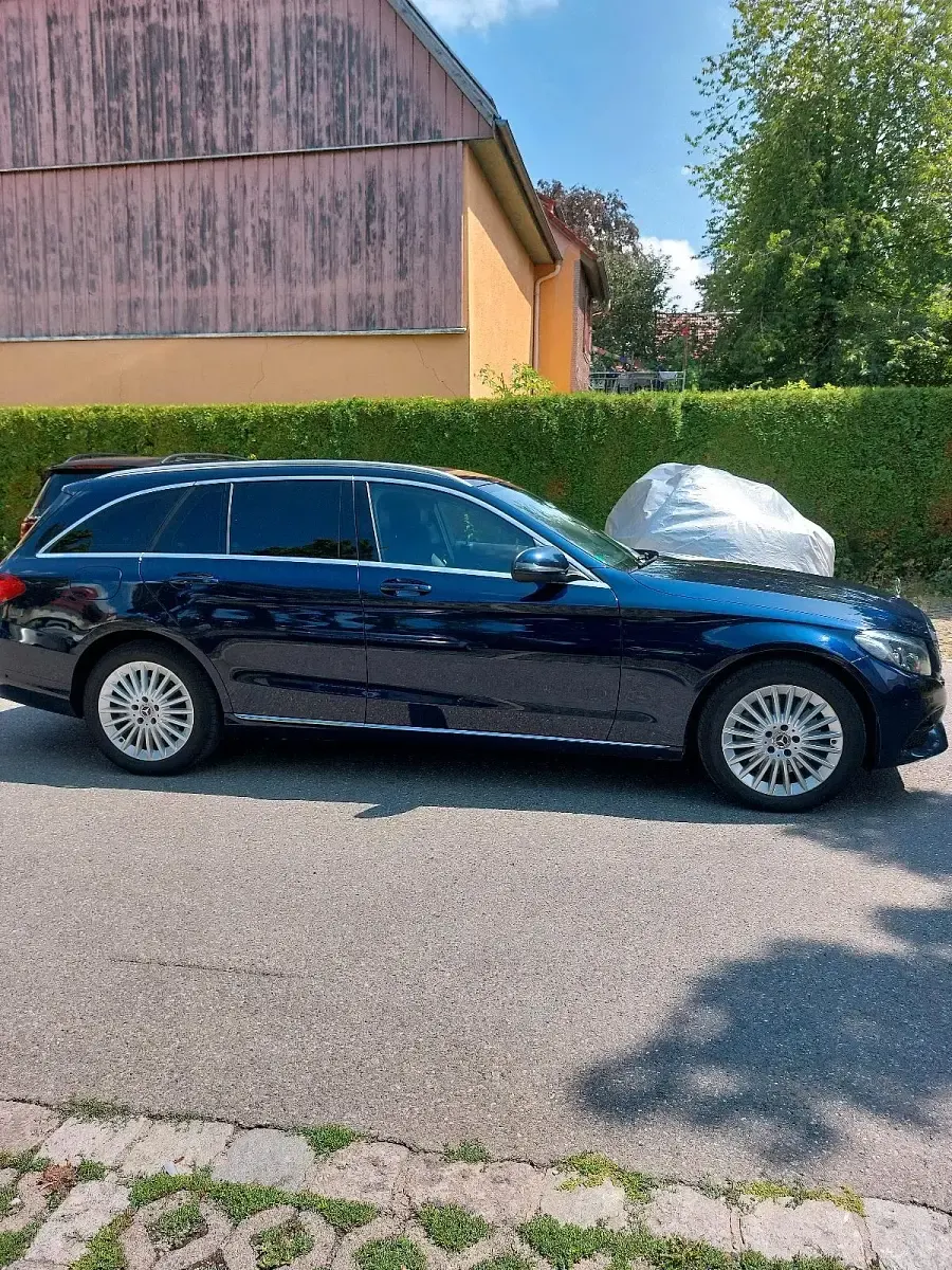Gebraucht Mercedes C250 204 PS (150 kW) 2018 Blau Limousine