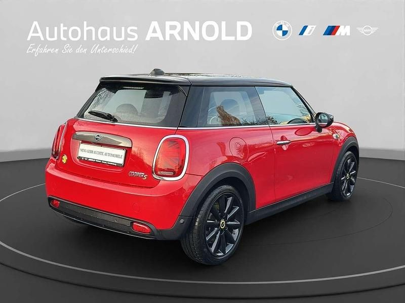 Gebraucht Mini Cooper SE Hatch 135 kW (184 PS) 2021 Chili red Kleinwagen