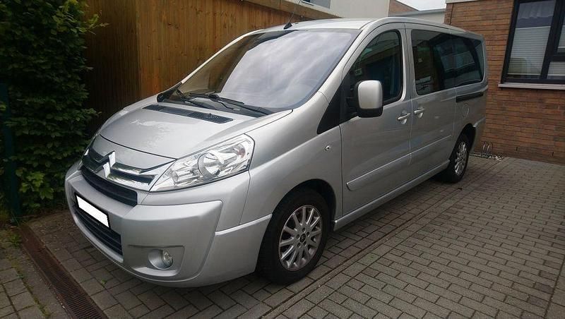 Silber Gebraucht 2014 Citroën Jumpy Exclusive Van / Kleinbus | 14.500 € (Teuer) - Bild 1/4