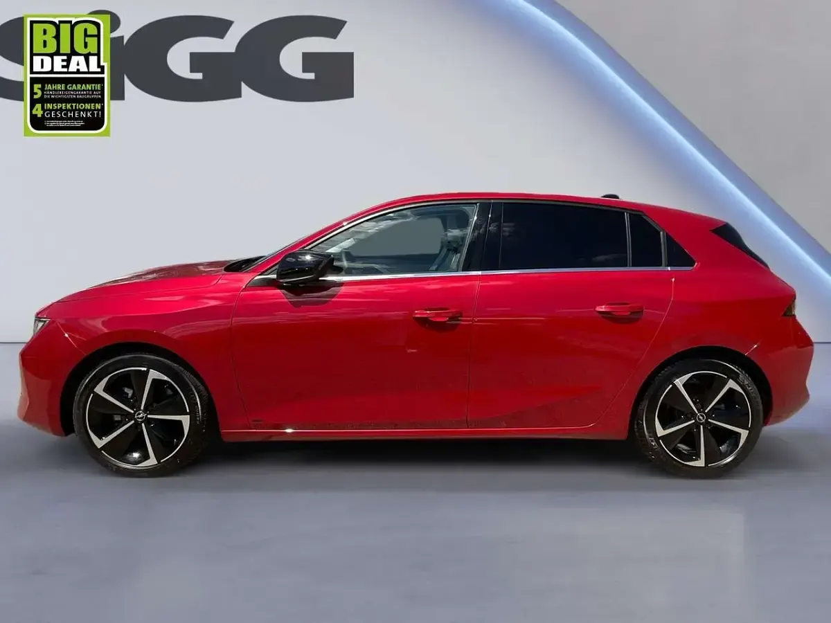 Gebraucht Opel Astra Elegance 110 PS (80 kW) 2023 Chili rot/kardio rot (metallic) Kleinwagen