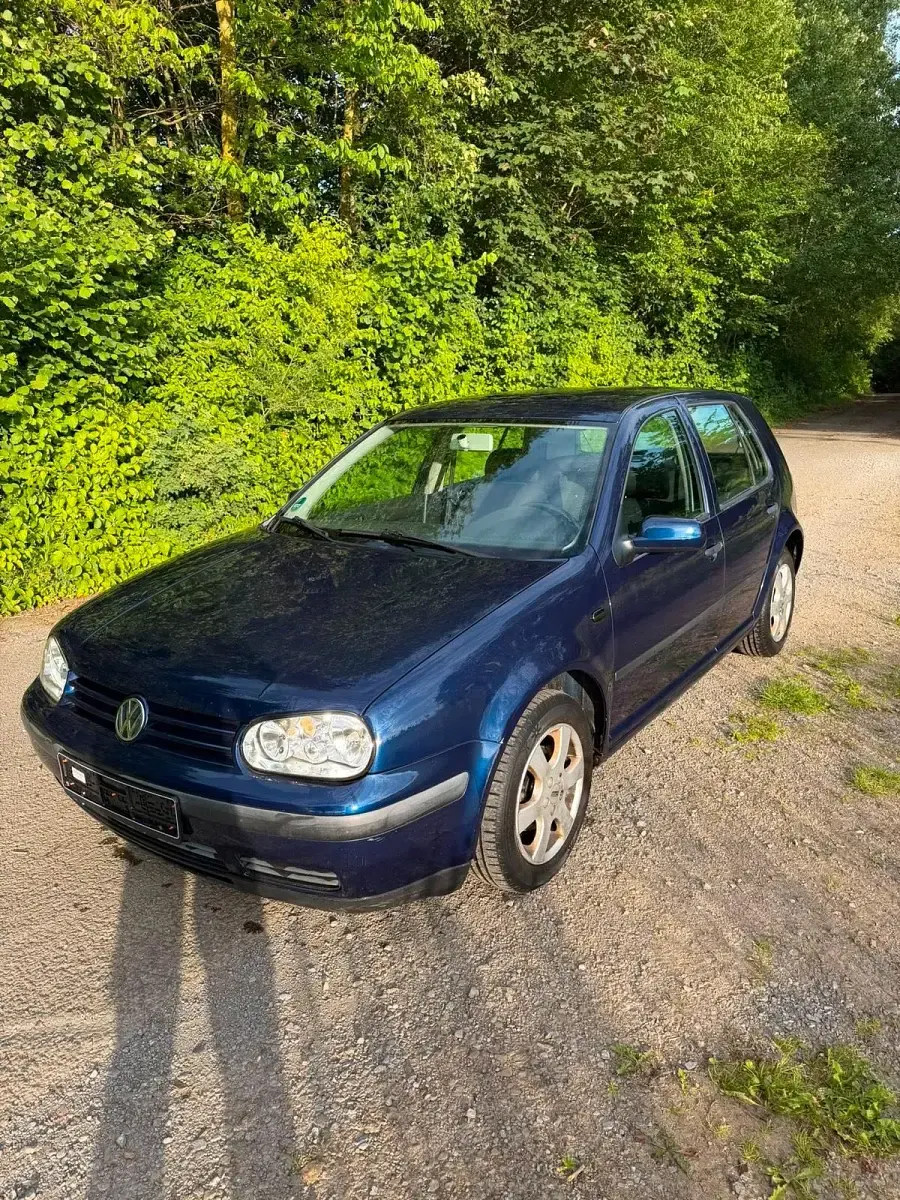 Gebraucht VW Golf IV 75 PS (55 kW) 2002 Blau Kleinwagen