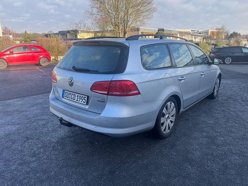 Gebraucht VW Passat Comfortline 105 PS (77 kW) 2010 Grau Kombi