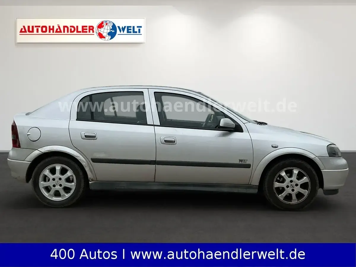 Usata Opel Astra Basis 84 CV (61 kW) 2003 Argento Berlina