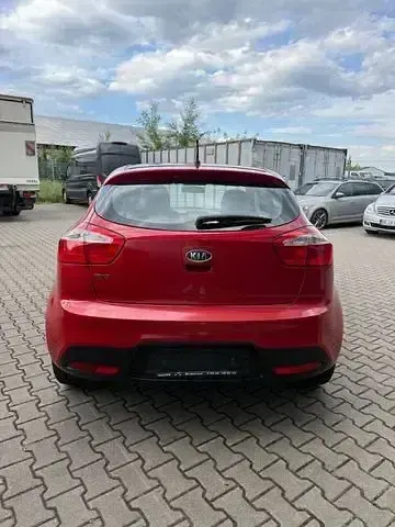 Gebraucht Kia Rio Edition 7 109 PS (80 kW) 2011 Rot Limousine