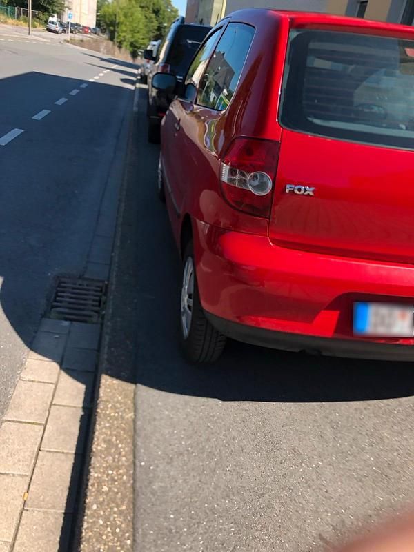 Gebraucht VW Fox 75 PS (55 kW) 2007 Rot Kleinwagen