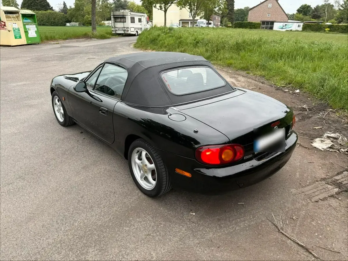 Occasion Mazda MX5 110 ch (80 kW) 1999 Noir Cabriolet