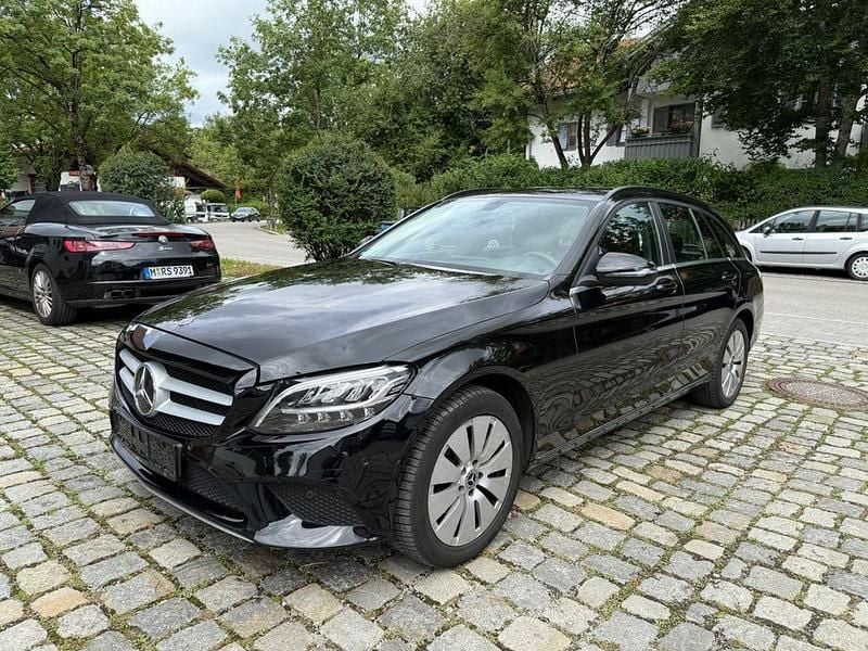 Schwarz Gebraucht 2019 Mercedes C220 Limousine | 13.990 € (Superpreis) - Bild 1/4
