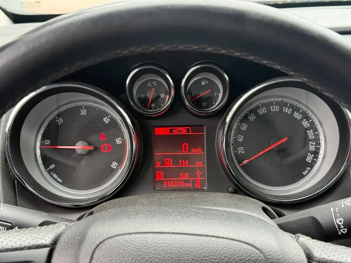 Gebraucht Opel Astra 110 PS (80 kW) 2013 Grau Kombi