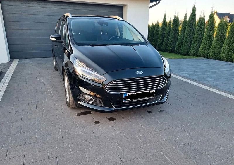 Gebraucht Ford S-MAX Titanium 209 PS (153 kW) 2017 Schwarz Van / Kleinbus