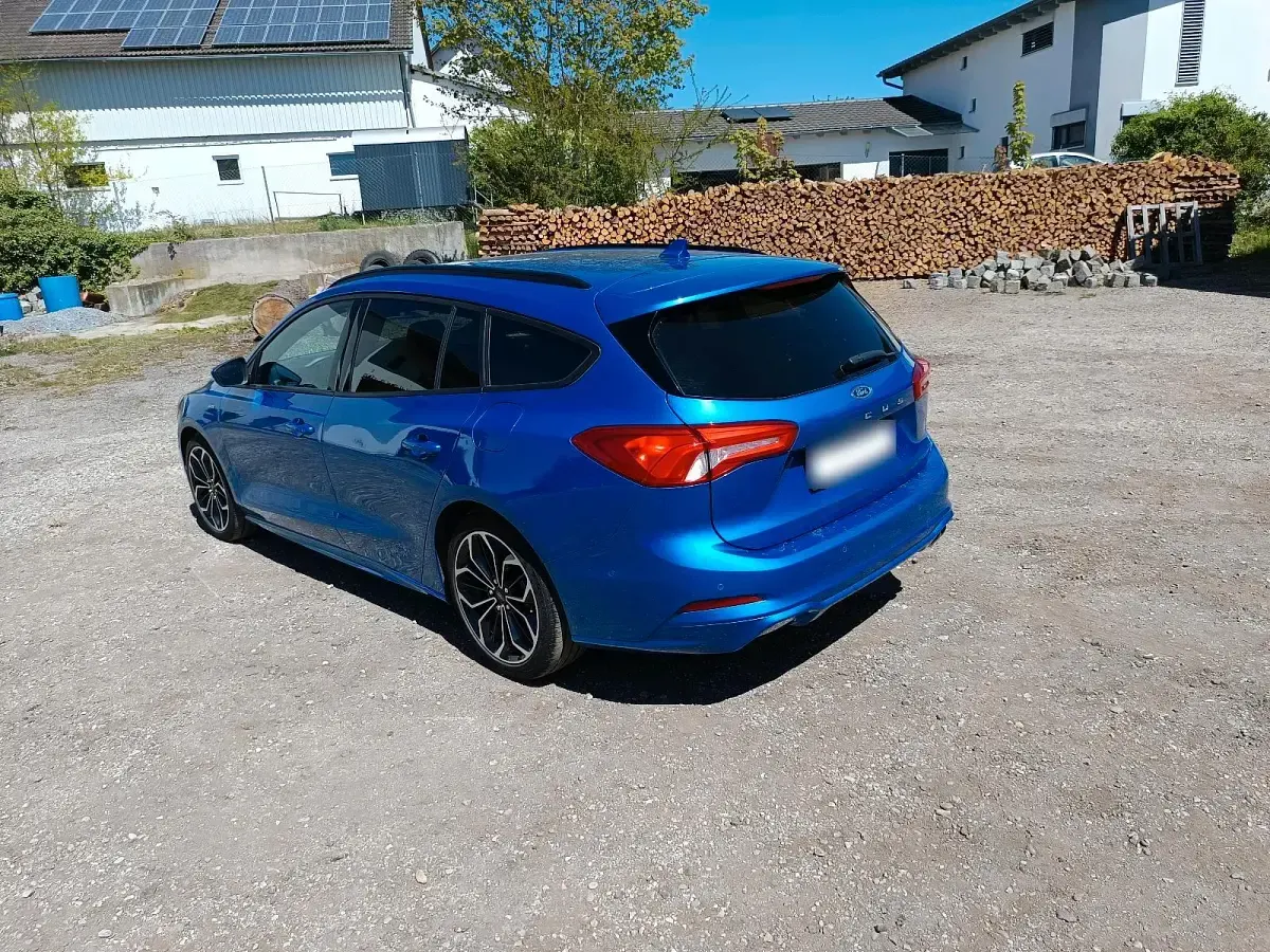 Używany Ford Focus 120 KM (88 kW) 2019 Niebieski Kombi