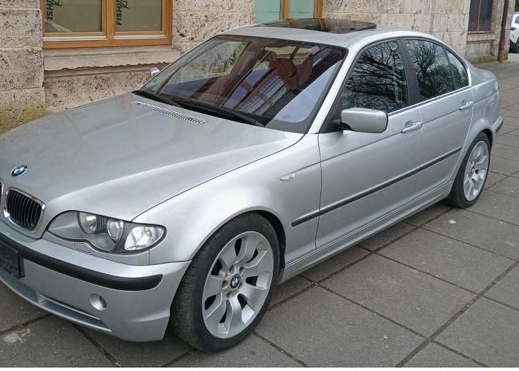 Silber Gebraucht 2002 BMW 325 Limousine | 2.490 € (Superpreis) - Bild 1/4