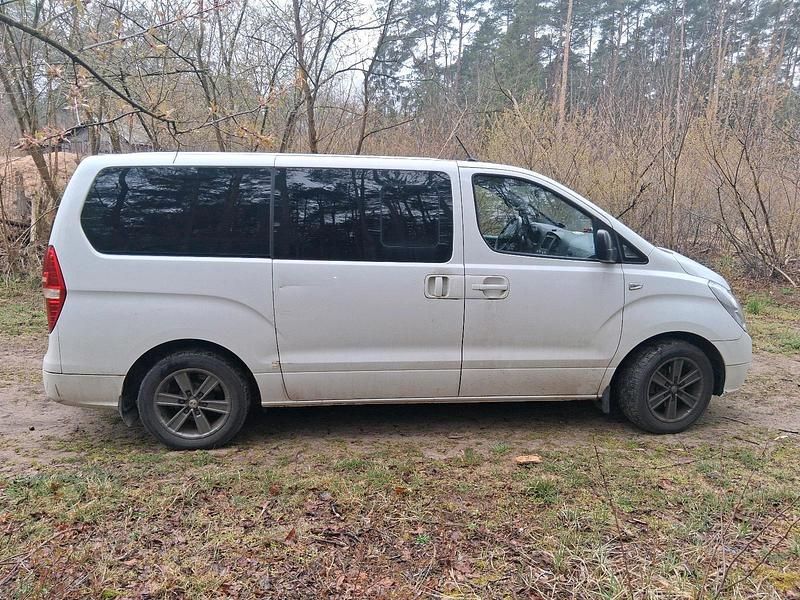 Gebraucht Hyundai H-1 2011 Weiß Van / Kleinbus