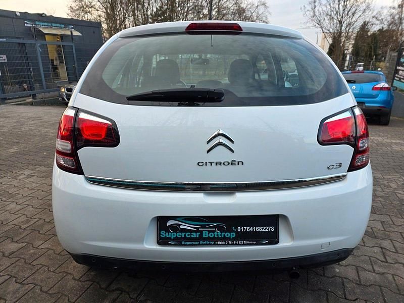 Gebraucht Citroën C3 SELECTION 82 PS (60 kW) 2015 Weiß Limousine