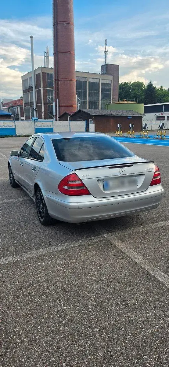 Gebraucht Mercedes 220 150 PS (110 kW) 2005 Silber Limousine