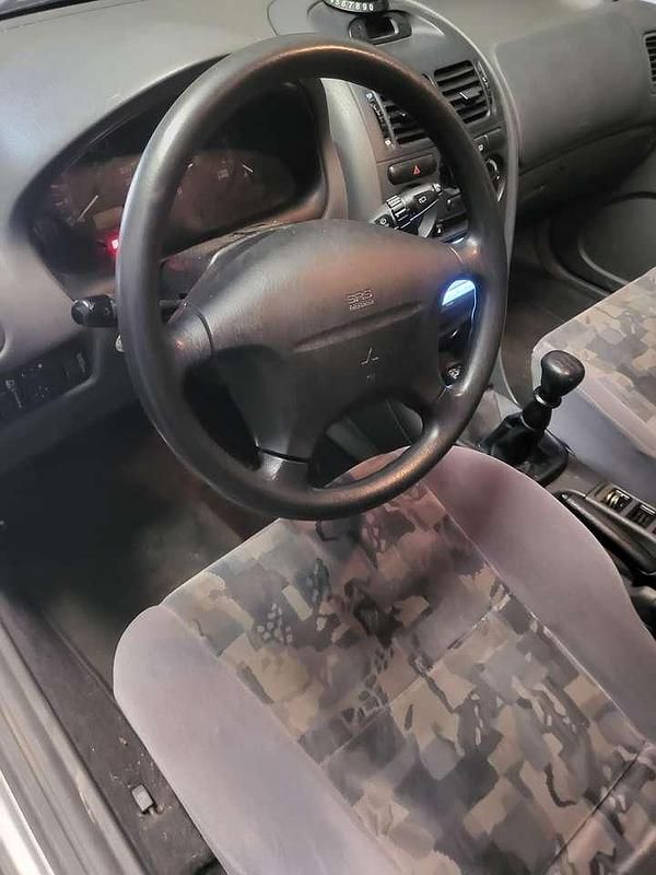 Gebraucht Mitsubishi Carisma 90 PS (66 kW) 1998 Limousine