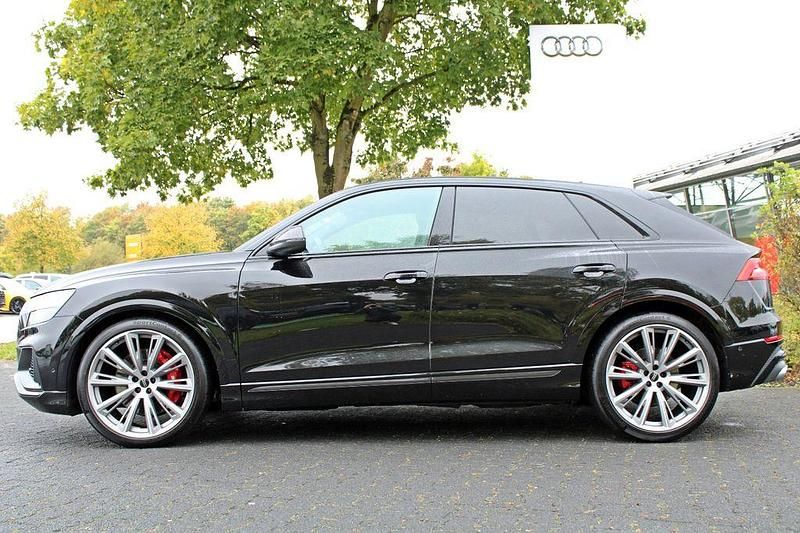 Gebraucht Audi SQ8 Competition 507 PS (372 kW) 2023 Mythosschwarz metallic SUV