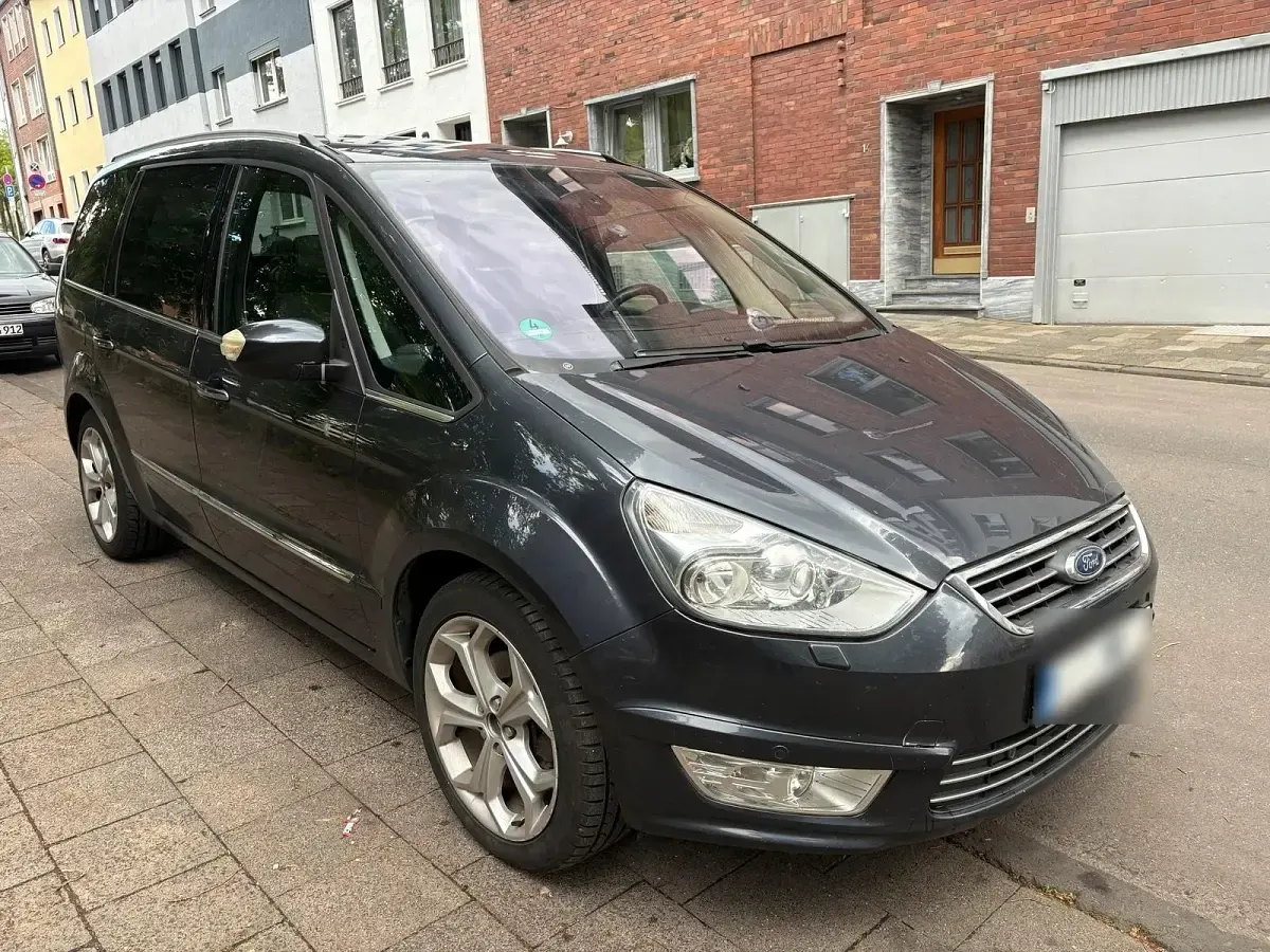 Gebraucht Ford Galaxy Titanium 163 PS (119 kW) 2010 Grau Van / Kleinbus