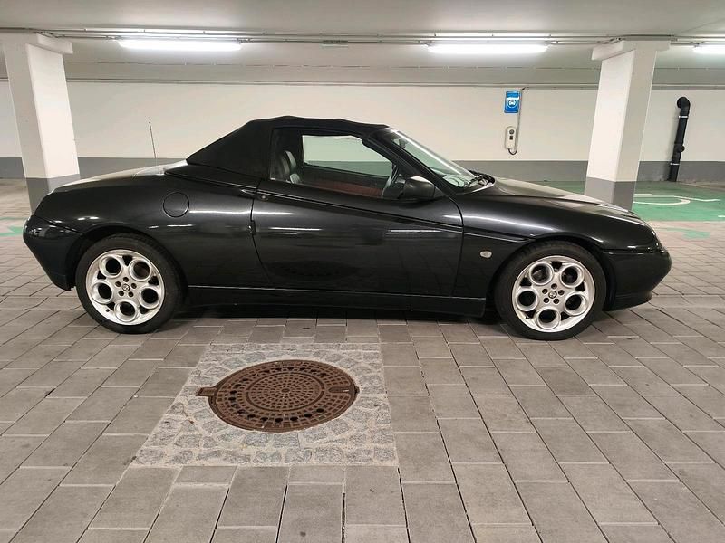 Schwarz Gebraucht 2002 Alfa Romeo Spider Cabrio | 3.800 € (Fairer Preis) - Bild 1/4